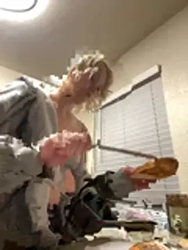 Marilynxo online show from February 15, 3:40 am