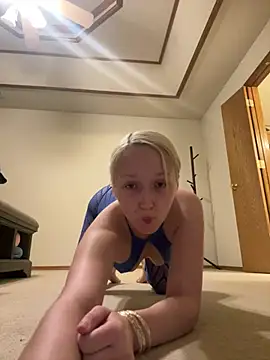 Marilynxo online show from February 18, 6:22 am