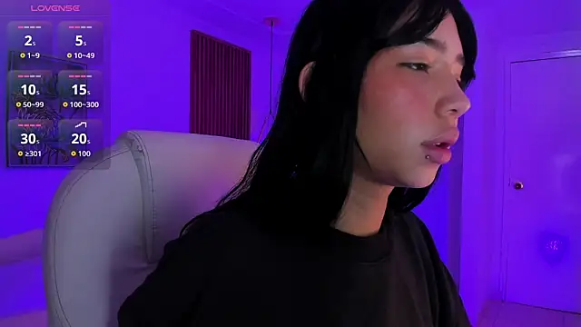 Snapshot of Blue_skyx chatting on February 21, 2:30 pm Blue skyx online show from February 21, 2:30 pm