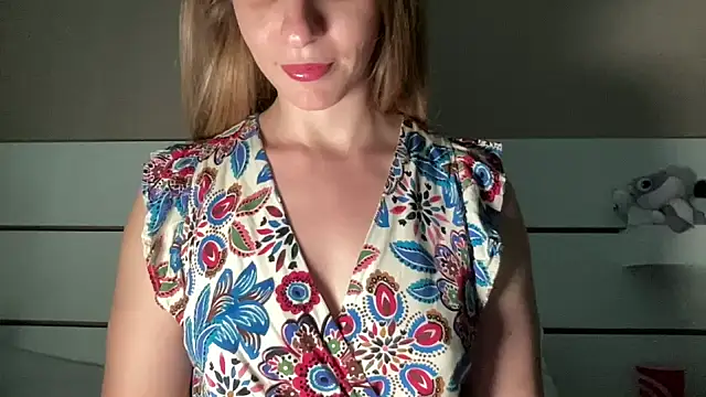 petiteetoile online show from June 12, 2:48 pm