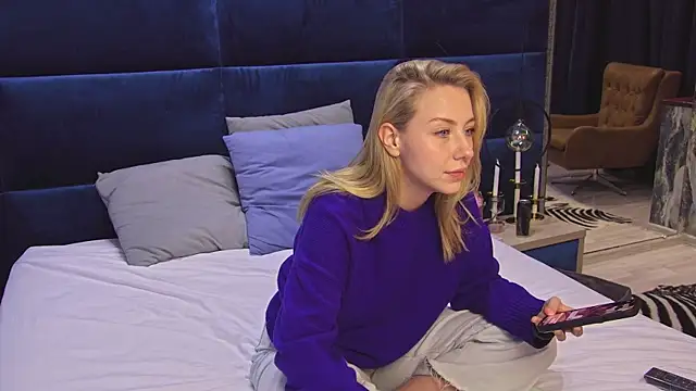 Snapshot of LovelyMiley chatting on February 20, 12:51 pm LovelyMiley online show from February 20, 12:51 pm