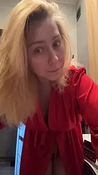 Snapshot of LovelyMiley chatting on February 28, 11:54 am LovelyMiley online show from February 28, 11:54 am