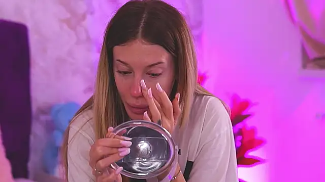 EllinaNuria online show from February 21, 4:14 am