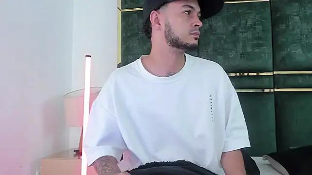 Snapshot of GaelyCoral chatting on February 23, 11:44 am GaelyCoral online show from February 23, 11:44 am