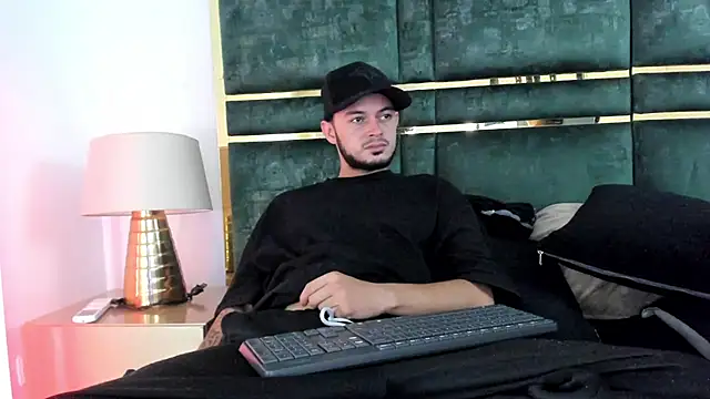 GaelyCoral online show from March 10, 11:36 am