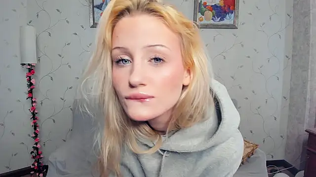 LolaStusse online show from February 21, 8:16 am