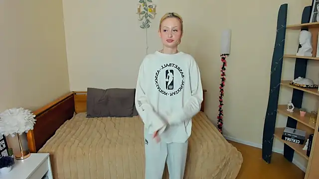 LolaStusse online show from March 1, 7:52 am