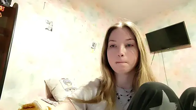 Snapshot of TiaBIanks chatting on February 18, 12:23 pm TiaBIanks online show from February 18, 12:23 pm