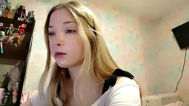 TiaBIanks online show from March 20, 12:33 am