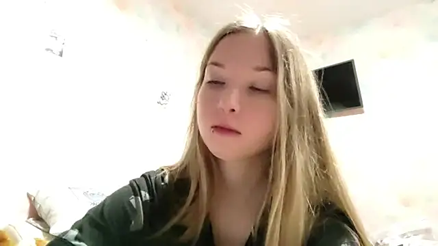 Snapshot of TiaBIanks chatting on February 20, 1:35 pm TiaBIanks online show from February 20, 1:35 pm