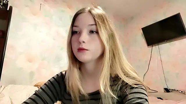 TiaBIanks online show from April 16, 6:58 am