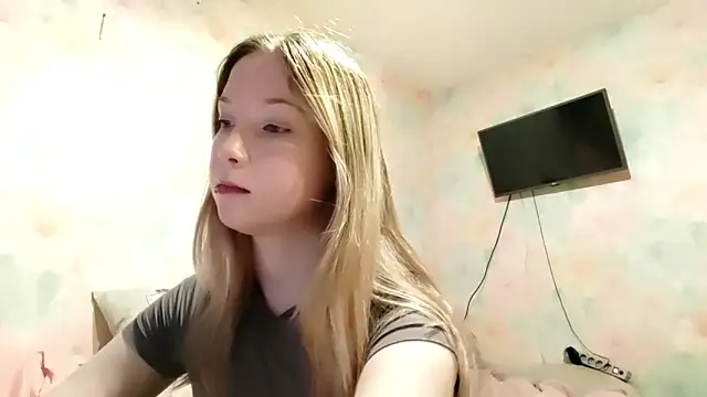 TiaBIanks online show from March 7, 1:45 am