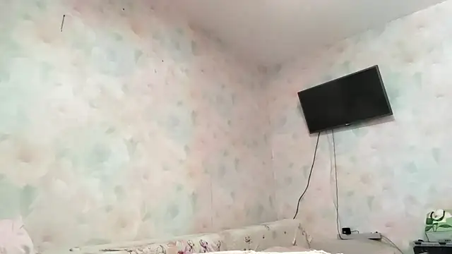 TiaBIanks online show from March 25, 6:13 am