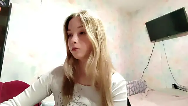 TiaBIanks online show from March 14, 1:22 am