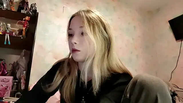 TiaBIanks online show from April 9, 12:33 pm