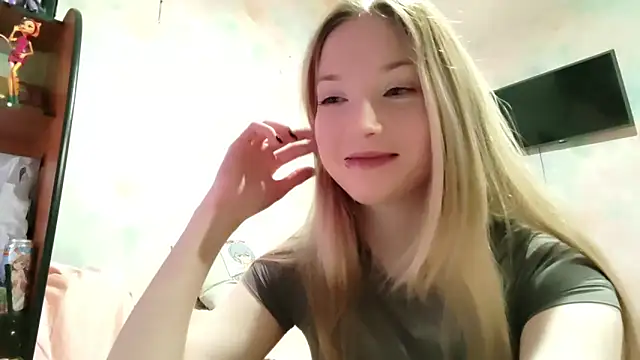 TiaBIanks online show from March 3, 8:10 am