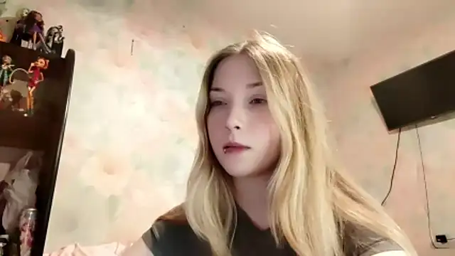 TiaBIanks online show from March 26, 11:52 am