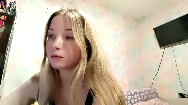 Snapshot of TiaBIanks chatting on February 13, 11:10 am TiaBIanks online show from February 13, 11:10 am