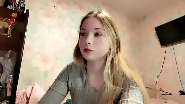 TiaBIanks online show from April 11, 1:35 am