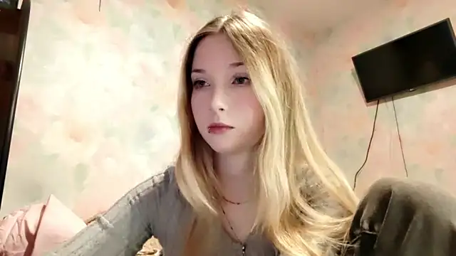 TiaBIanks online show from April 10, 11:39 am