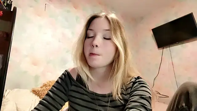 TiaBIanks online show from April 17, 11:02 am