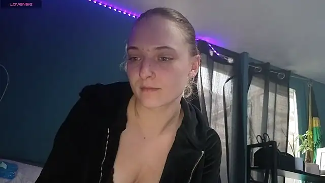 JadeAlexis403 online show from April 3, 6:14 pm