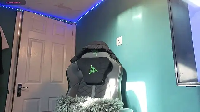 JadeAlexis403 online show from March 28, 4:41 pm