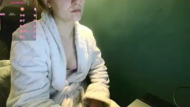 Snapshot of JadeAlexis403 chatting on February 18, 9:11 pm JadeAlexis403 online show from February 18, 9:11 pm