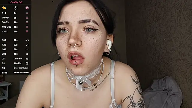 ShayneMilush online show from March 25, 2:38 pm