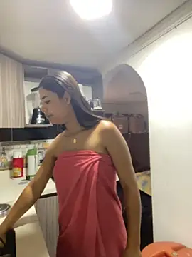Snapshot of Romie_rous chatting on June 4, 1:05 pm Romie rous online show from June 4, 1:05 pm