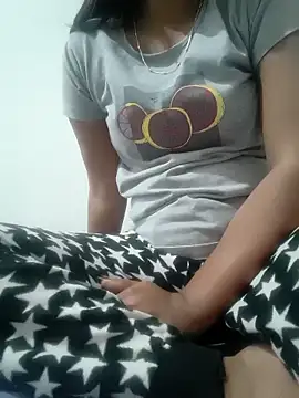 Snapshot of Fantasy_Queen94 chatting on February 16, 4:49 pm Fantasy Queen94 online show from February 16, 4:49 pm