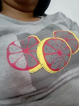 Snapshot of Fantasy_Queen94 chatting on February 17, 4:04 pm Fantasy Queen94 online show from February 17, 4:04 pm