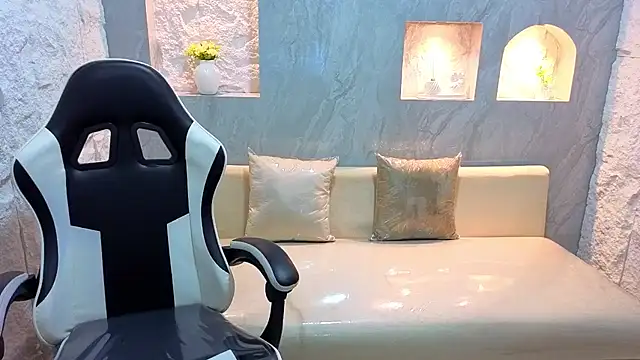 Catalina Tx  online show from February 20, 12:51 pm