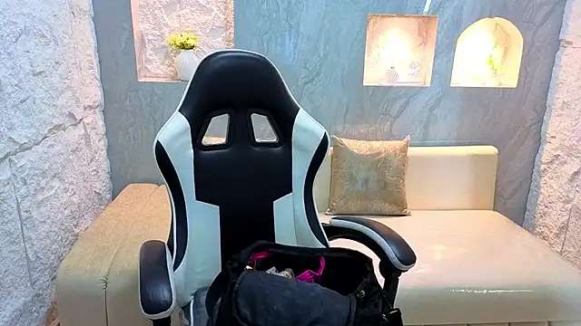 Catalina Tx  online show from February 21, 1:02 pm