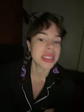 Brigitte01 online show from April 7, 10:22 pm