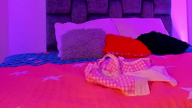 Madison Rosee online show from February 28, 11:43 am