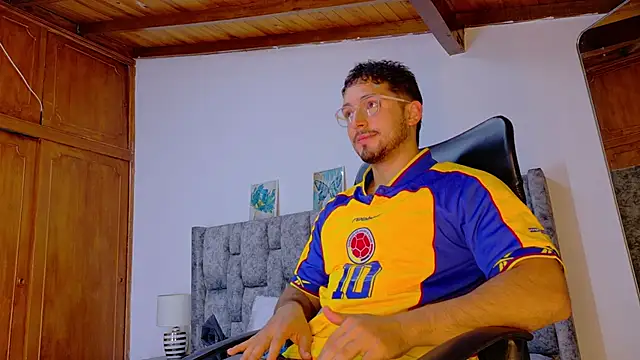 NICK MOSS  online show from March 10, 10:52 am