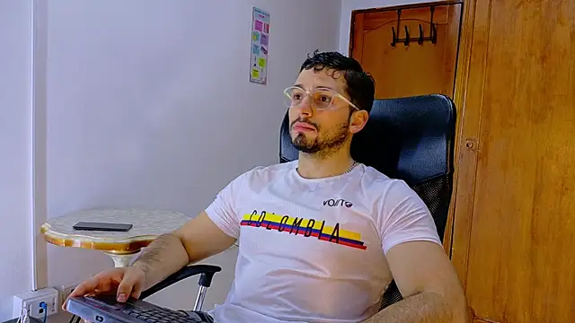 NICK MOSS  online show from April 9, 4:14 am