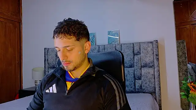 NICK MOSS  online show from March 4, 11:07 am