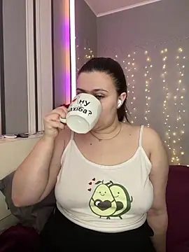 lipsi vikki online show from February 18, 7:06 am