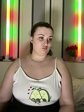 lipsi vikki online show from February 9, 7:34 pm