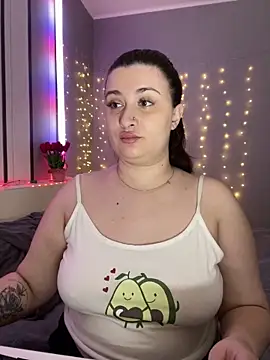 lipsi vikki online show from February 14, 7:36 pm