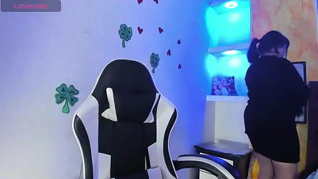 peachy hot online show from April 16, 5:08 am