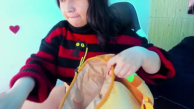 peachy hot online show from March 31, 1:07 am