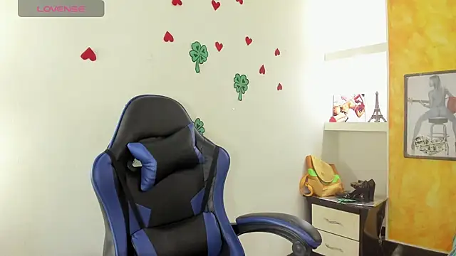 peachy hot online show from March 26, 5:06 am