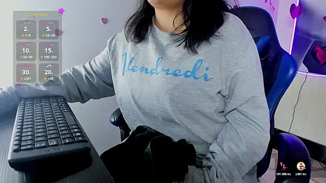 peachy hot online show from April 18, 4:04 am