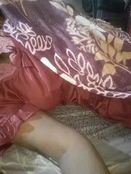 Snapshot of SexyAngel43 chatting on May 2, 1:11 am SexyAngel43 online show from May 2, 1:11 am