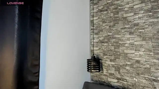 ASHLEY COLLINS1 online show from February 28, 1:00 pm