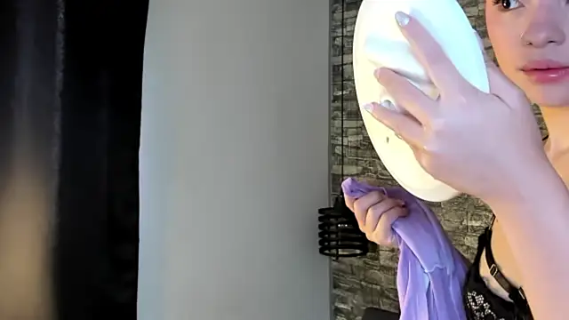 ASHLEY COLLINS1 online show from April 8, 2:18 pm