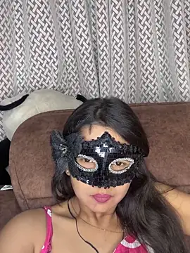 raavigirl online show from May 14, 7:55 pm